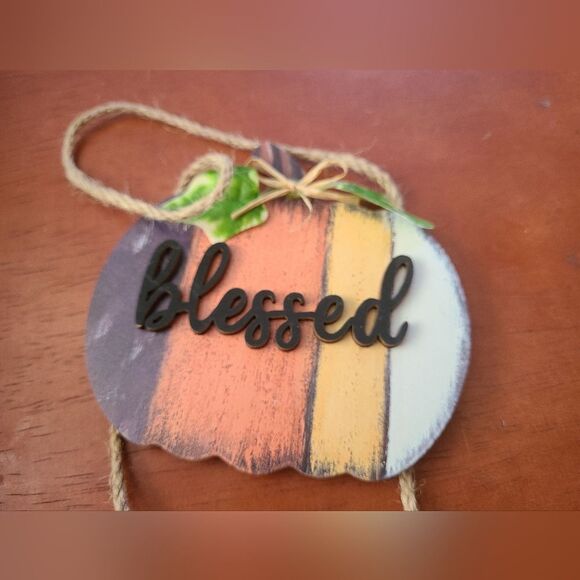 Charming Rustic Farmhouse Autumn  Pumpkin Trio Wall Decor Hanging - Picture 4 of 7